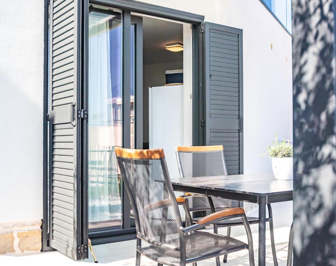 Boutique La Perla Jacuzzi Apartment Murter Exterior photo